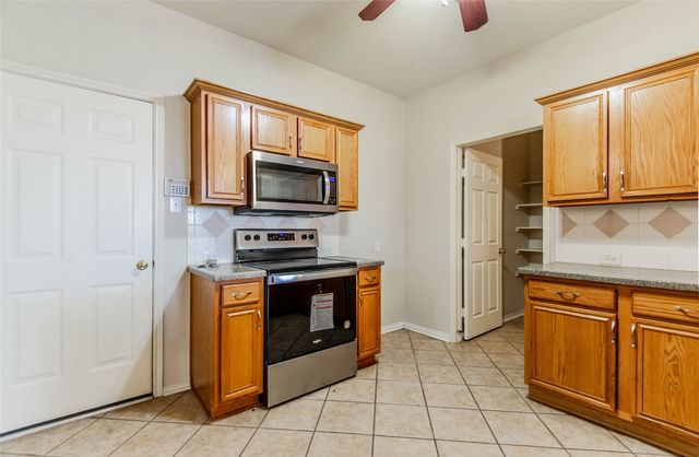 11812 Wispwillow Drive, Fort Worth, TX 76244