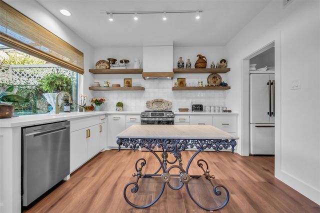 5803 Lynbrook Drive 80, Houston, TX 77057