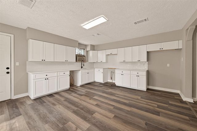 3703 Tiffany Drive, Houston, TX 77045