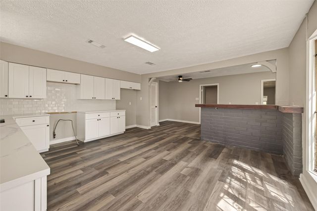 3703 Tiffany Drive, Houston, TX 77045