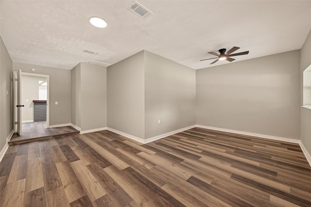 3703 Tiffany Drive, Houston, TX 77045