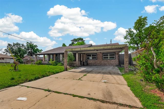 3703 Tiffany Drive, Houston, TX 77045