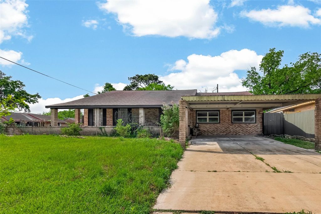 3703 Tiffany Drive, Houston, TX 77045