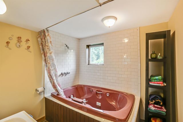 2066 Hinman Settler Road, Brownington, VT 05860