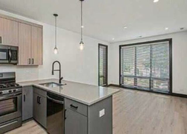 6502 S Ingleside Avenue, Woodlawn, IL 60637