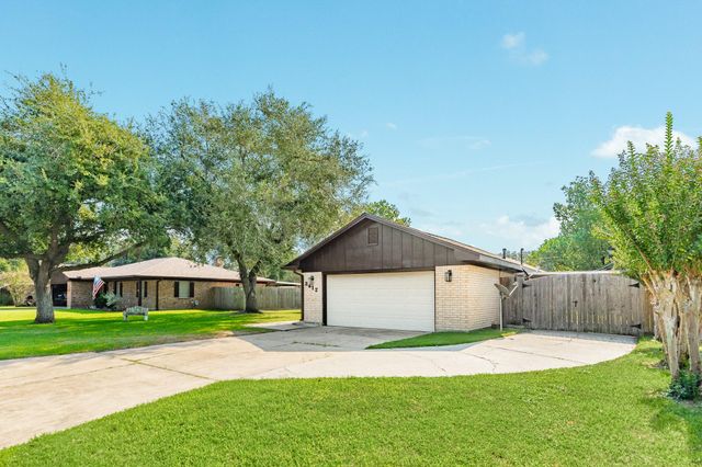 3412 Lanarkshire Street, Bay City, TX 77414