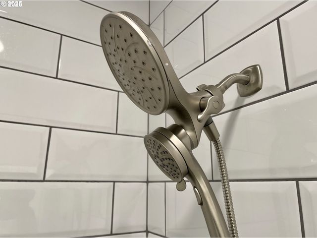 9023 Ne HOYT St, Portland, OR 97220