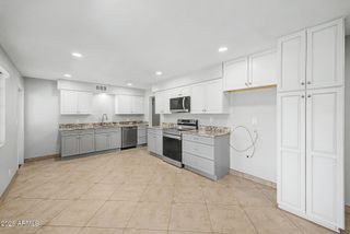 911 N NINA Drive, Mesa, AZ 85201