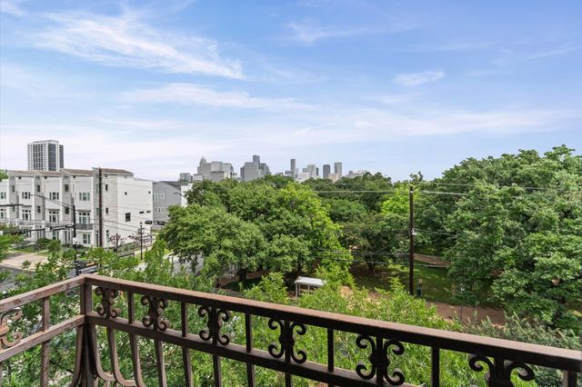 1602 Elgin Street 10, Houston, TX 77004