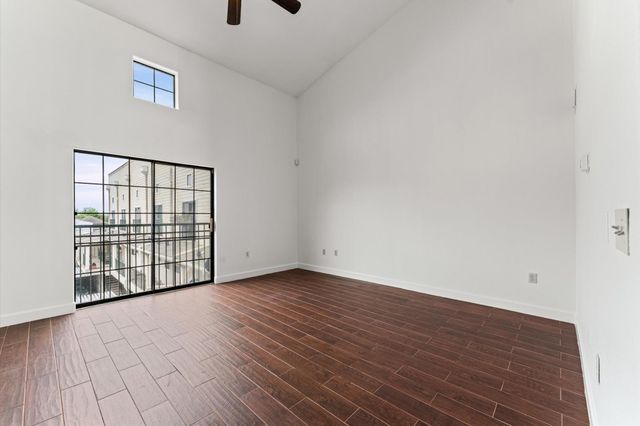 1602 Elgin Street 10, Houston, TX 77004