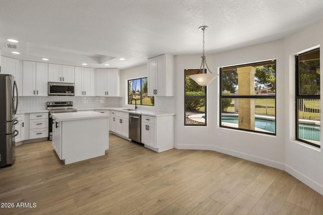 6903 W KIMBERLY Way, Glendale, AZ 85308