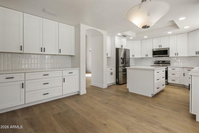 6903 W KIMBERLY Way, Glendale, AZ 85308