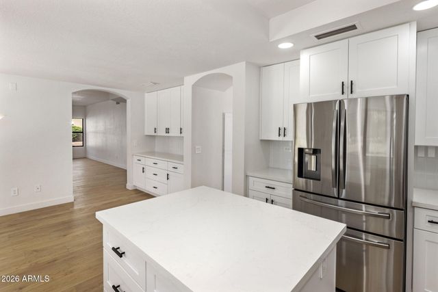6903 W KIMBERLY Way, Glendale, AZ 85308