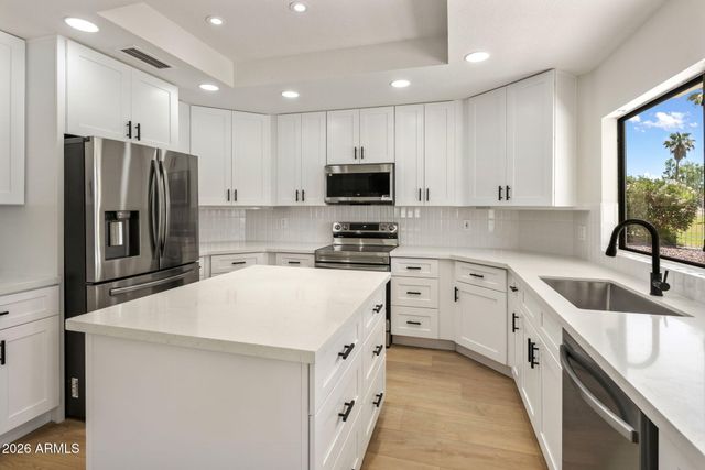 6903 W KIMBERLY Way, Glendale, AZ 85308