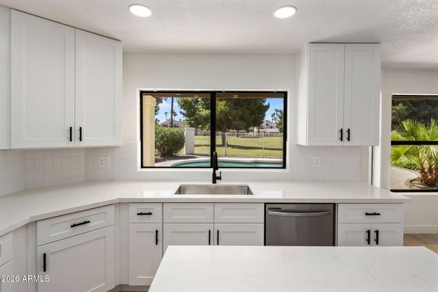 6903 W KIMBERLY Way, Glendale, AZ 85308