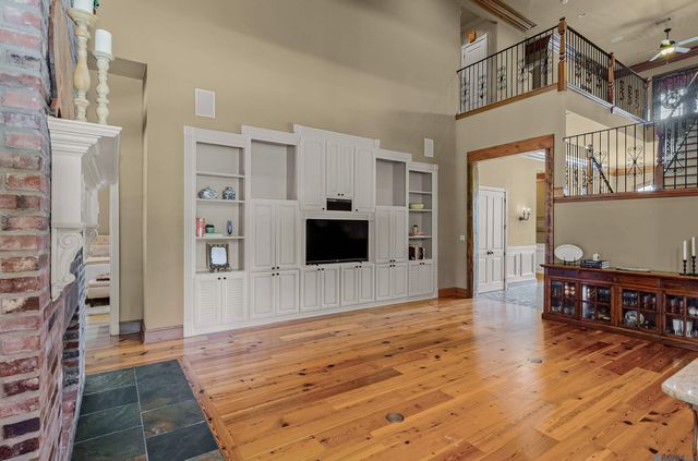 13427 Piney Pointe Road, Gonzales, LA 70737