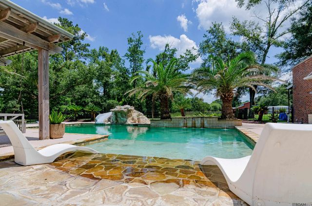 13427 Piney Pointe Road, Gonzales, LA 70737
