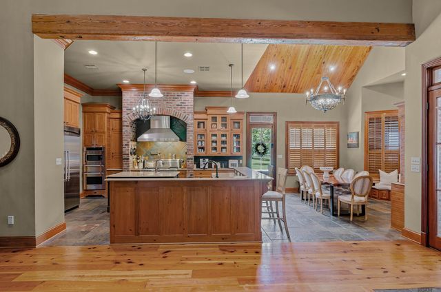 13427 Piney Pointe Road, Gonzales, LA 70737