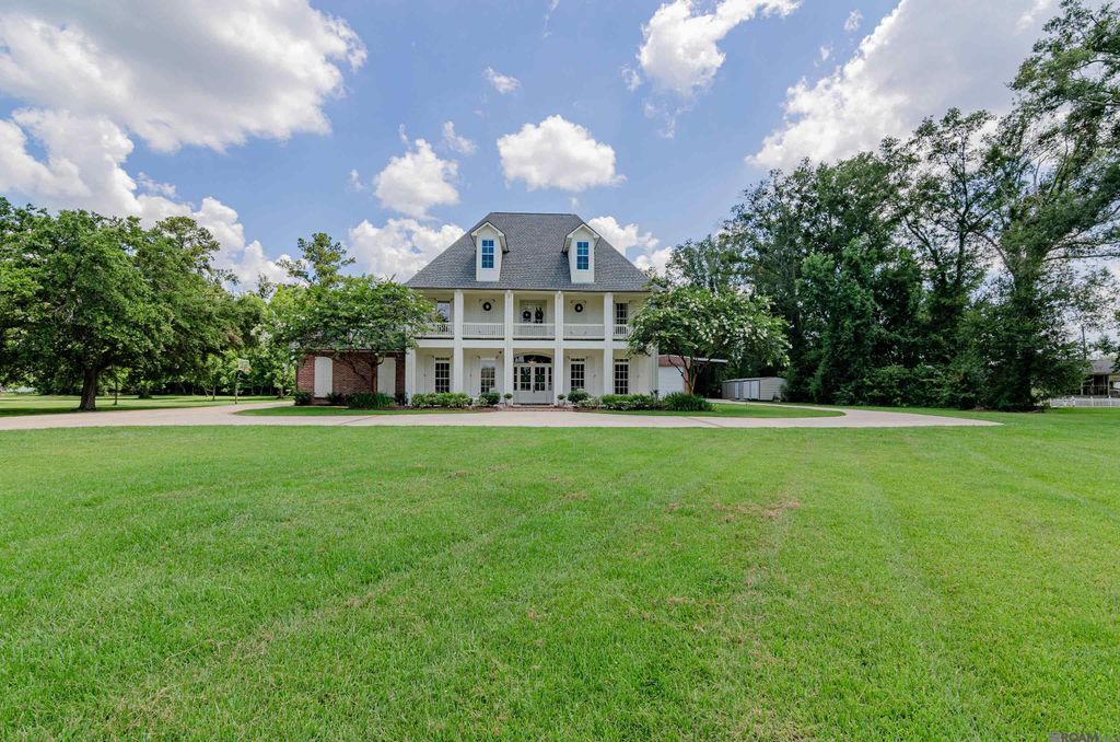 13427 Piney Pointe Road, Gonzales, LA 70737
