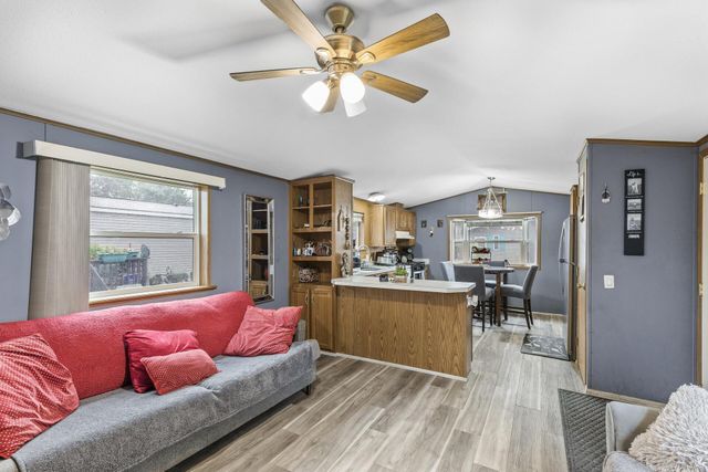 2401 Bison Dr, Maplewood, MN 55119