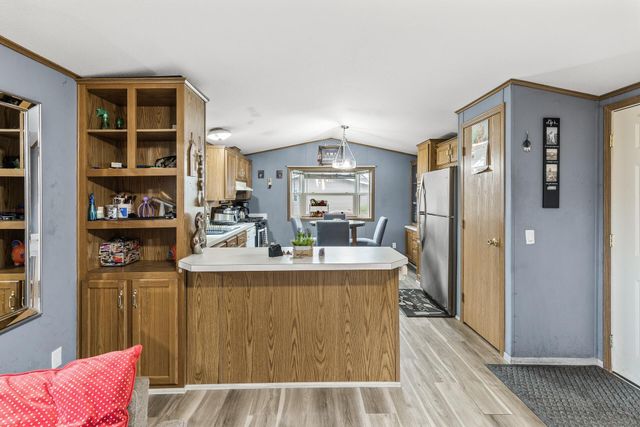 2401 Bison Dr, Maplewood, MN 55119