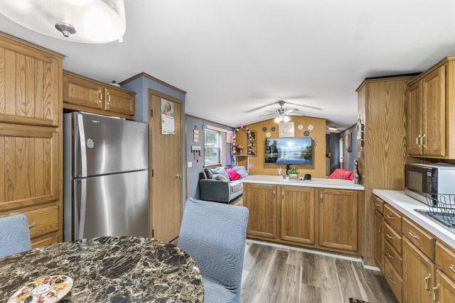 2401 Bison Dr, Maplewood, MN 55119