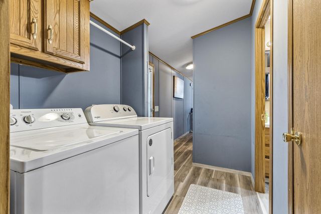 2401 Bison Dr, Maplewood, MN 55119