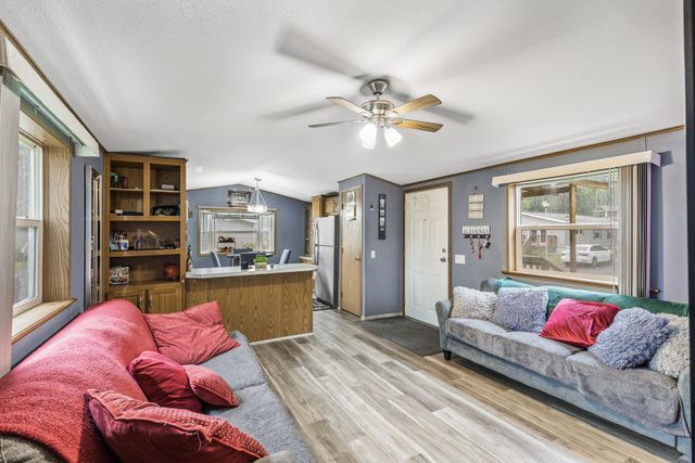 2401 Bison Dr, Maplewood, MN 55119