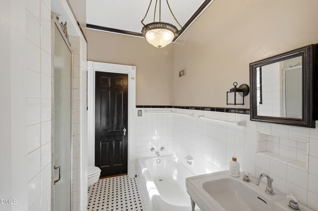 916 W Davis Street, Burlington, NC 27215