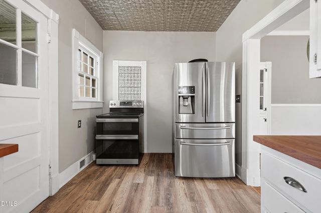 916 W Davis Street, Burlington, NC 27215