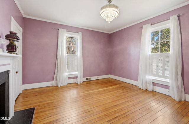 916 W Davis Street, Burlington, NC 27215