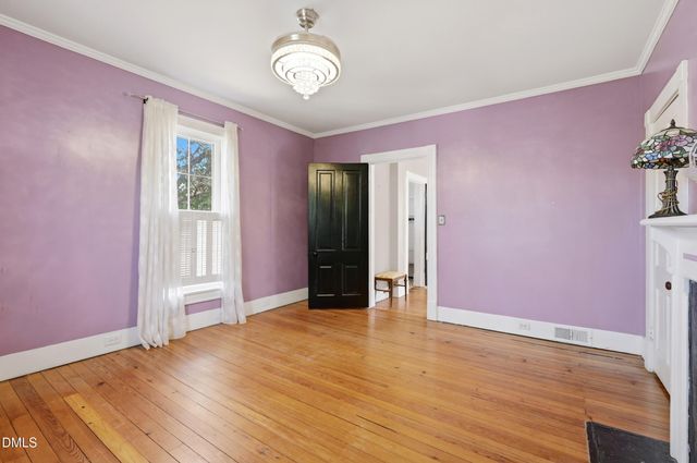 916 W Davis Street, Burlington, NC 27215