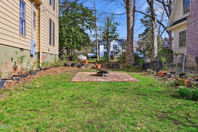 916 W Davis Street, Burlington, NC 27215