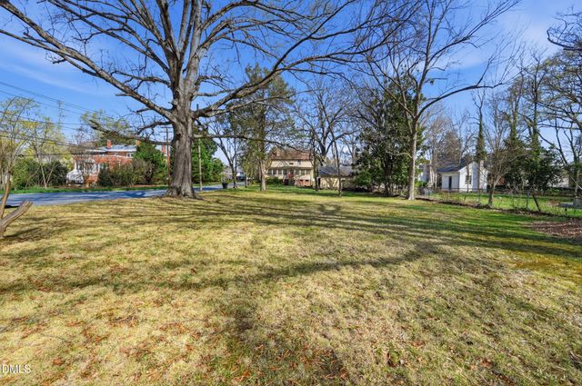 916 W Davis Street, Burlington, NC 27215