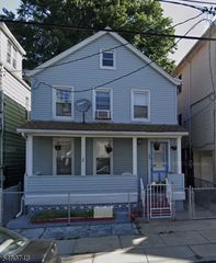 153 S Park St, Elizabeth City, NJ 07206