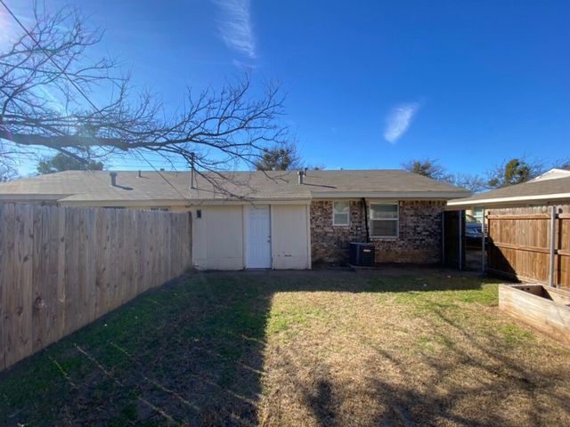 2509 Normont Circle, Fort Worth, TX 76103