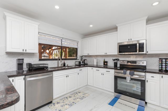 484 NW 38th Terrace, Deerfield Beach, FL 33442