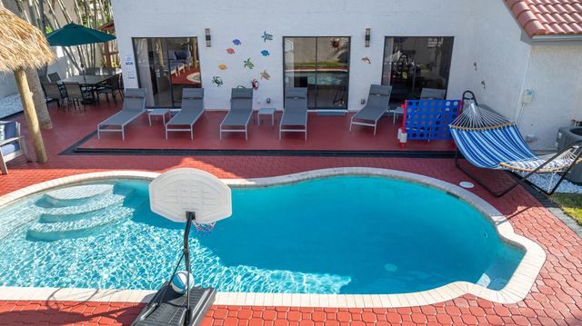 484 NW 38th Terrace, Deerfield Beach, FL 33442