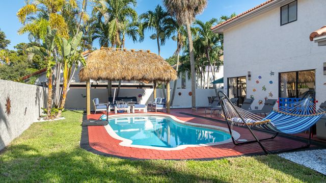 484 NW 38th Terrace, Deerfield Beach, FL 33442