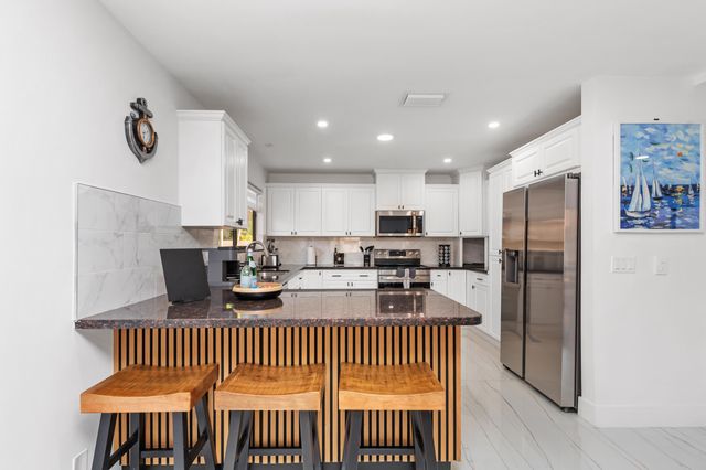 484 NW 38th Terrace, Deerfield Beach, FL 33442