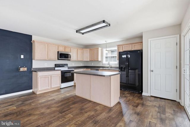 4603 LAKEVIEW PKWY, Locust Grove, VA 22508