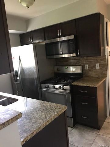 32609 Wexford Drive, Warren, MI 48092