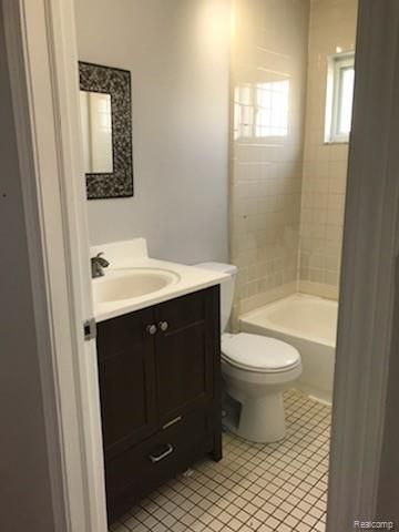 32609 Wexford Drive, Warren, MI 48092
