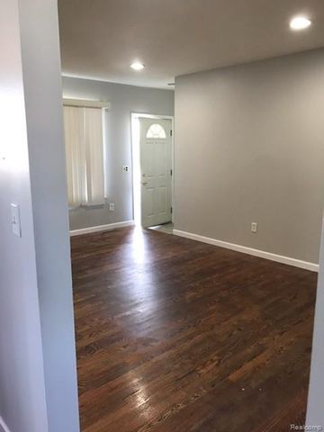 32609 Wexford Drive, Warren, MI 48092