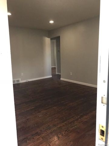 32609 Wexford Drive, Warren, MI 48092