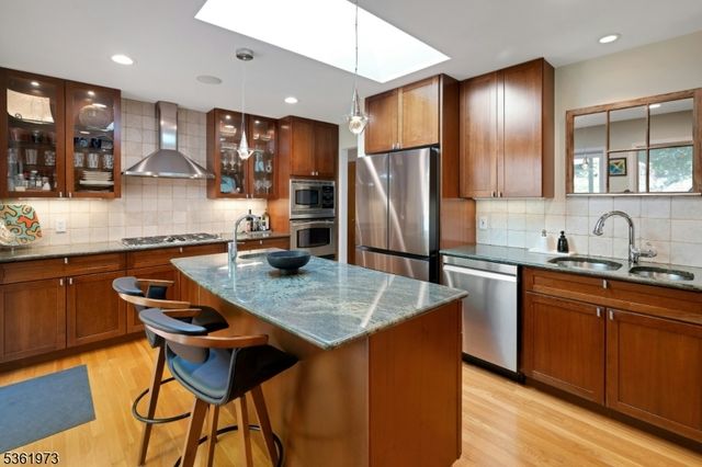 6 Brookfield Way, Morris Twp., NJ 07960