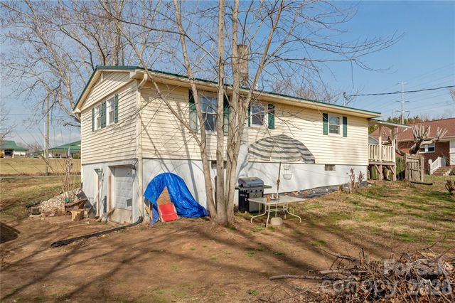 56 Fairview Avenue, Hendersonville, NC 28792