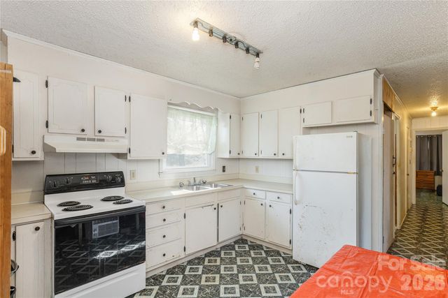 56 Fairview Avenue, Hendersonville, NC 28792