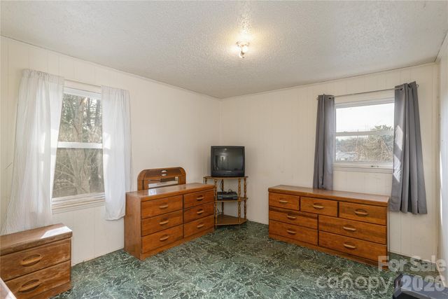 56 Fairview Avenue, Hendersonville, NC 28792