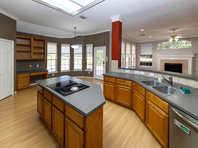 2435 Thorndon Park Court, League City, TX 77573